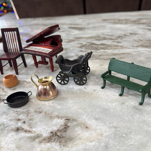 Doll house furniture. - Picture 6 of 6